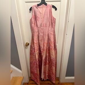 Sachin & Babi Brook Gown in Light Sunset Hydrangea. Size 8.